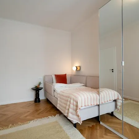 Skyline Penthouse - New Building - Parking Apartment