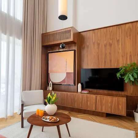 Skyline Penthouse - New Building - Parking Apartment