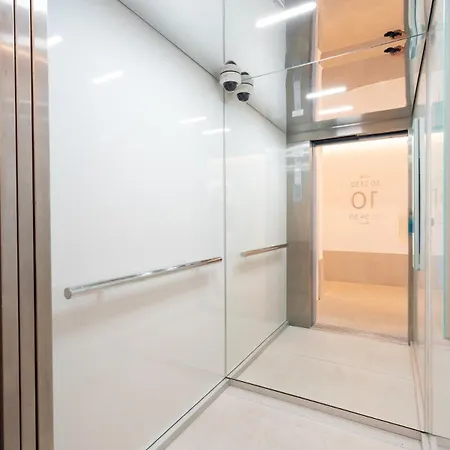 Skyline Penthouse - New Building - Parking Apartment