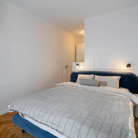 Skyline Penthouse - New Building - Parking Apartment