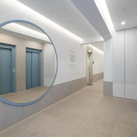 Skyline Penthouse - New Building - Parking * Bucharest