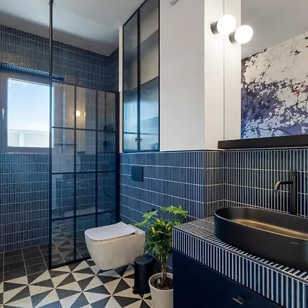 Skyline Penthouse - New Building - Parking Apartment